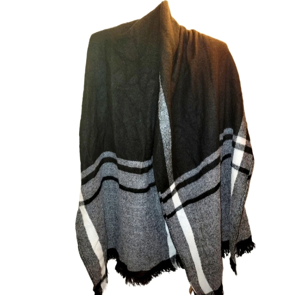 Conbipel Italy Black & White Plaid Acrylic Wrap/Scarf  22